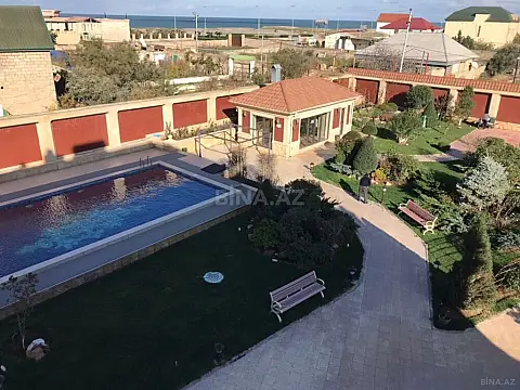 Satılır 9 otaqlı həyət evi 1000 m²