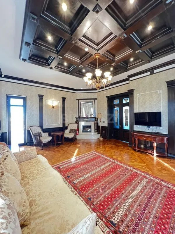 Satılır 9 otaqlı həyət evi 1000 m²