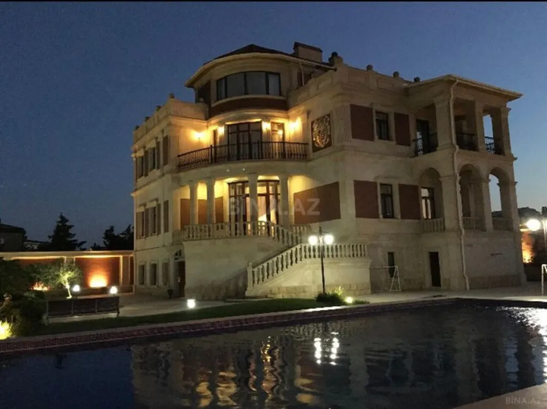 Satılır 9 otaqlı həyət evi 1000 m²