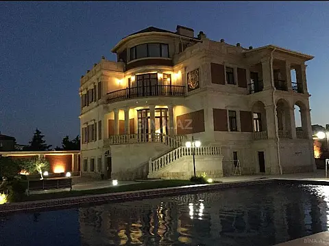 Satılır 9 otaqlı həyət evi 1000 m²