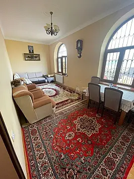 Satılır 4 otaqlı həyət evi 260 m²