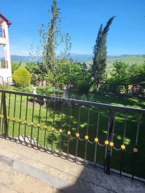 Satılır 4 otaqlı həyət evi 260 m²