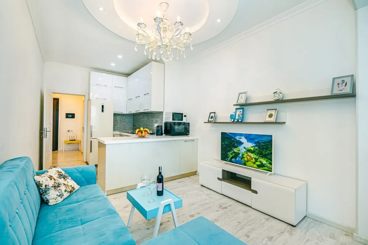 Kirayə verilir 2 otaqlı mənzil 90 m²