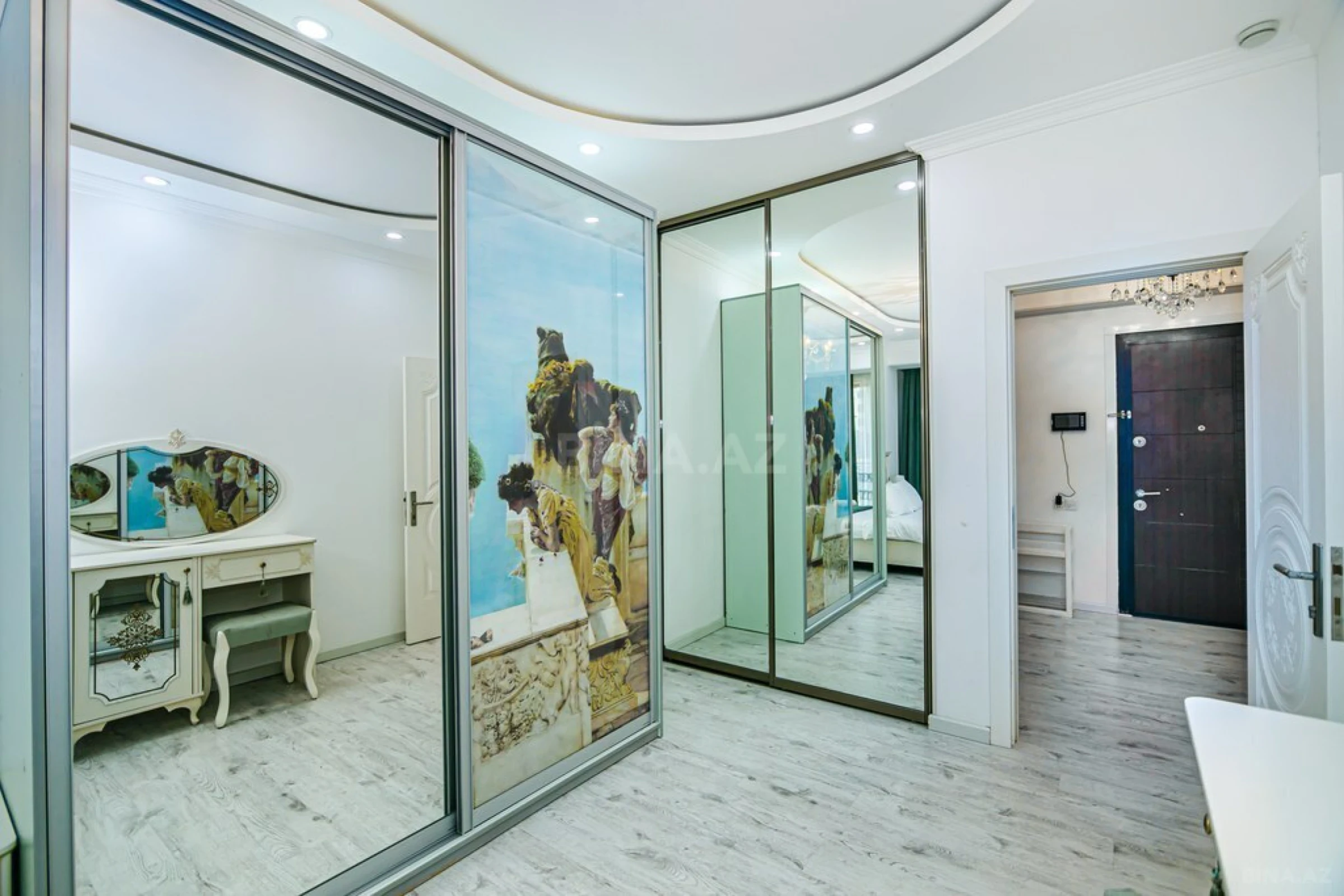 Kirayə verilir 2 otaqlı mənzil 90 m²
