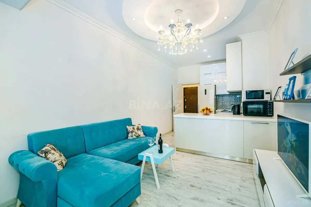 Kirayə verilir 2 otaqlı mənzil 90 m²