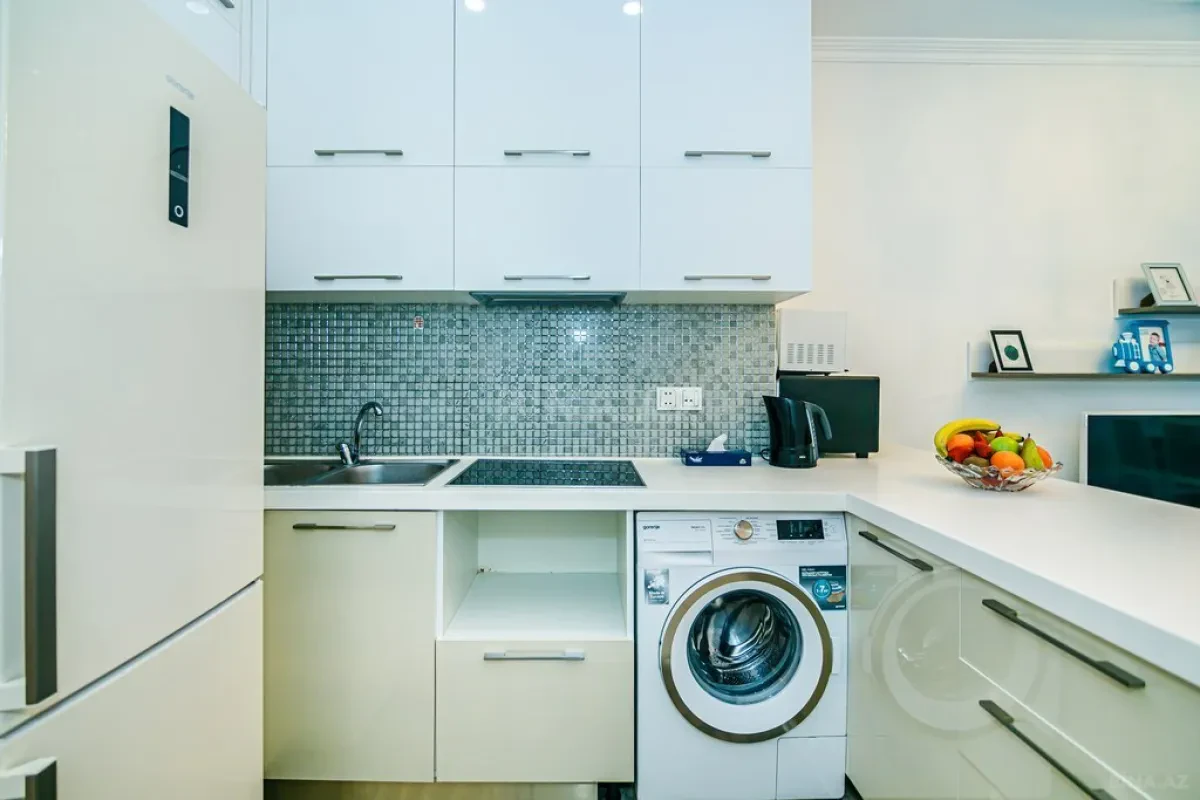 Kirayə verilir 2 otaqlı mənzil 90 m²