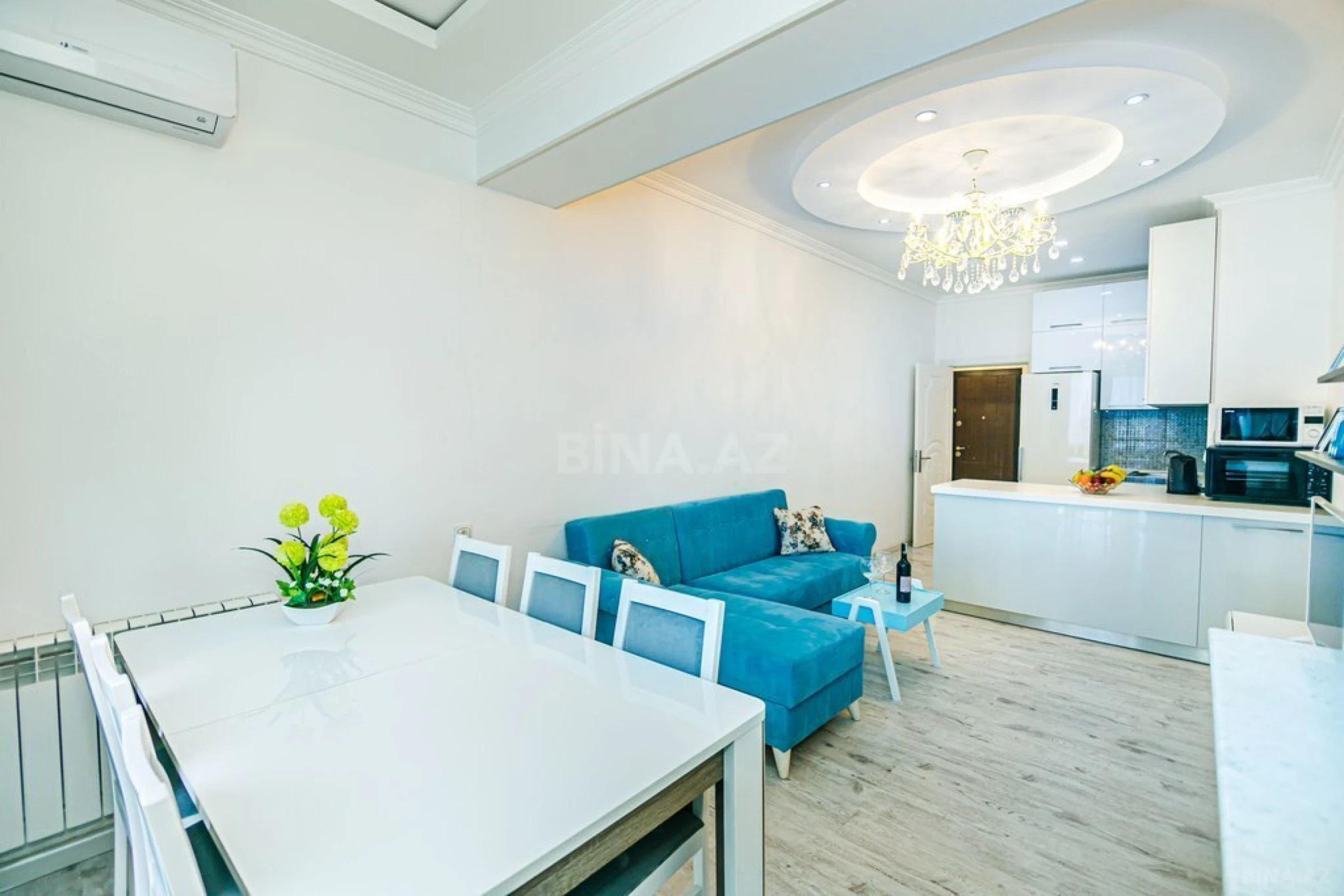 Kirayə verilir 2 otaqlı mənzil 90 m²
