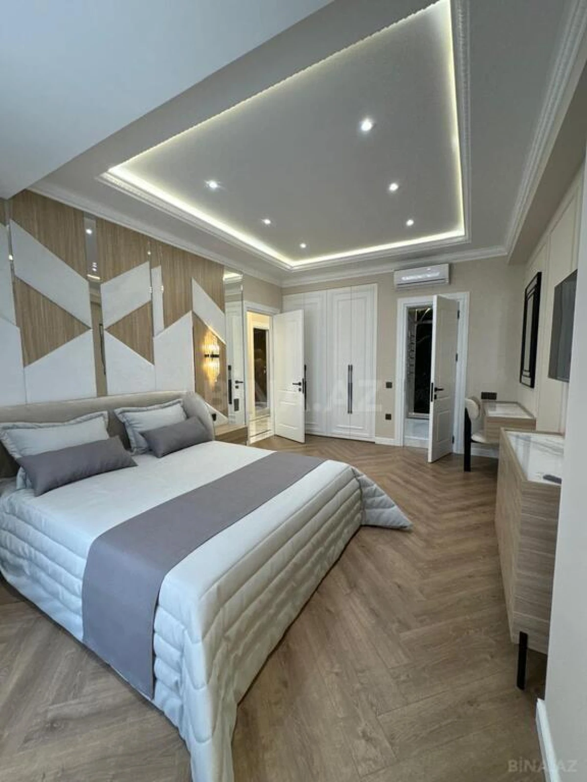 Satılır 4 otaqlı mənzil 170 m²