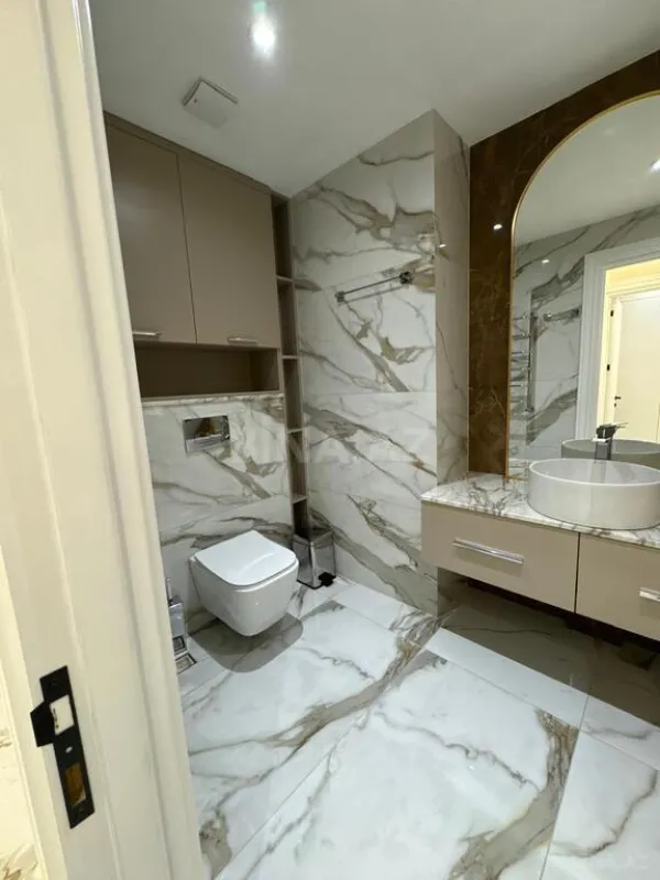 Satılır 4 otaqlı mənzil 170 m²