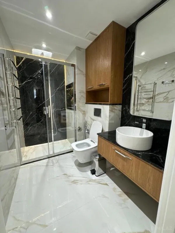 Satılır 4 otaqlı mənzil 170 m²