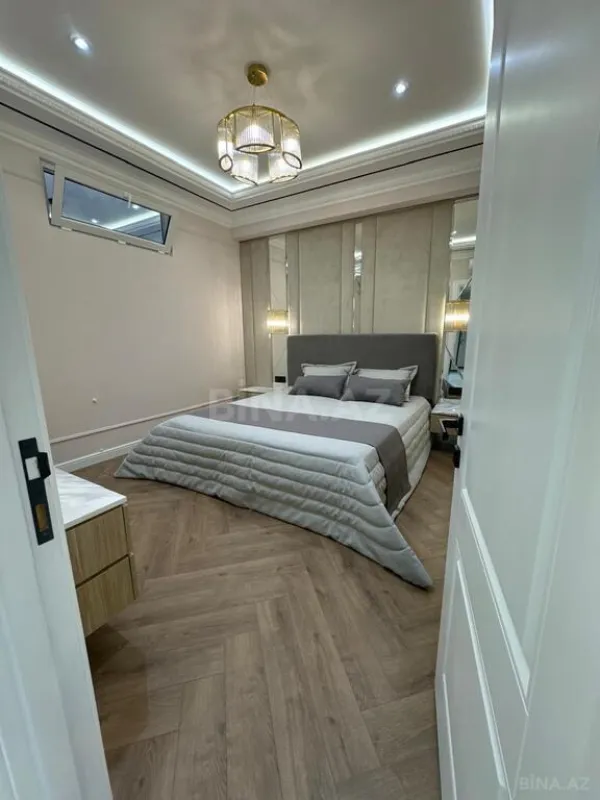 Satılır 4 otaqlı mənzil 170 m²