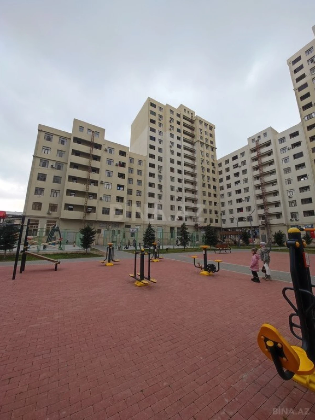 Satılır 3 otaqlı mənzil 108 m²