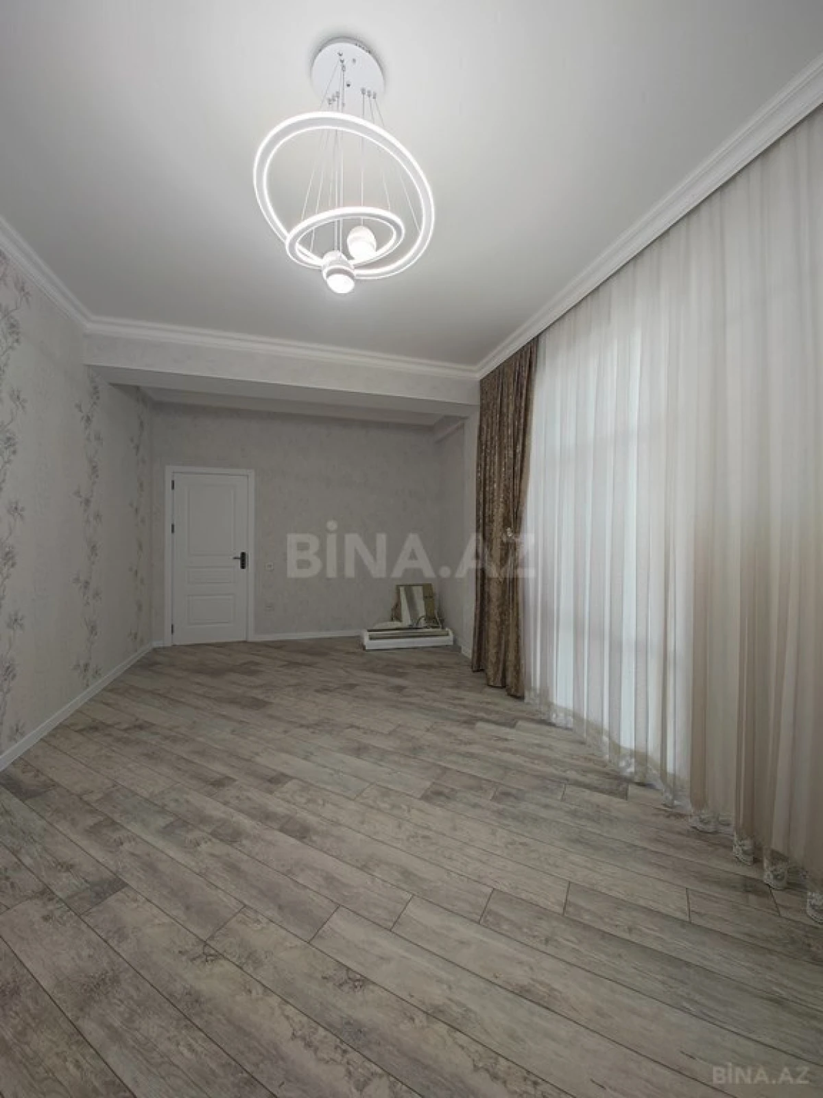 Satılır 3 otaqlı mənzil 108 m²