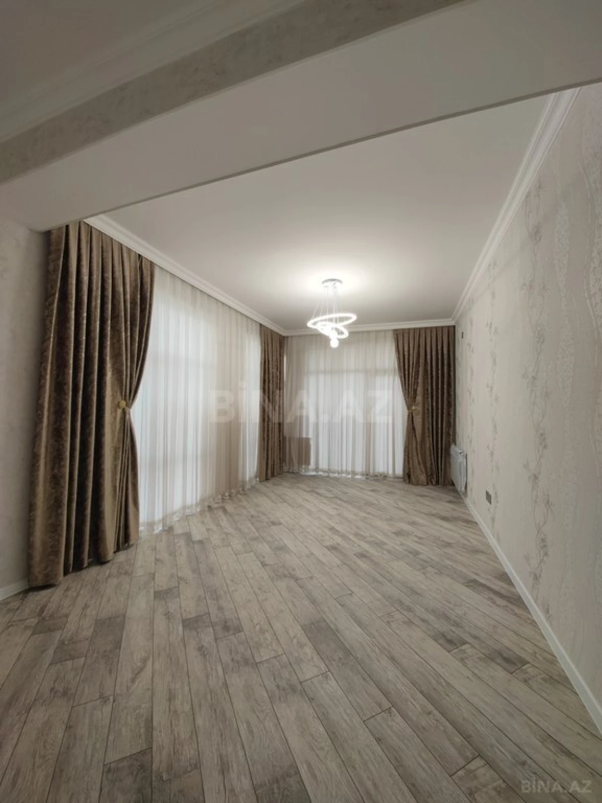 Satılır 3 otaqlı mənzil 108 m²