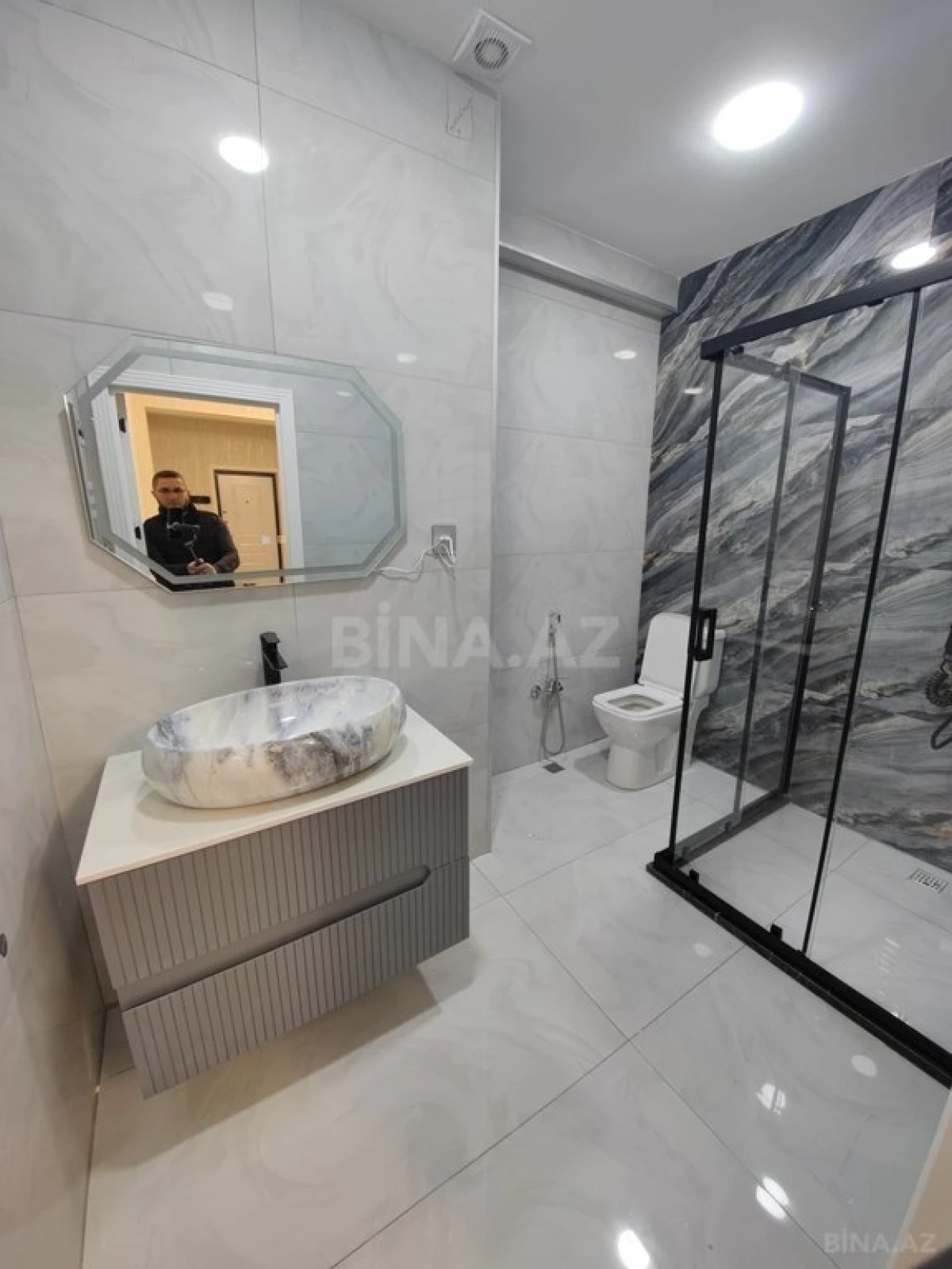 Satılır 3 otaqlı mənzil 108 m²