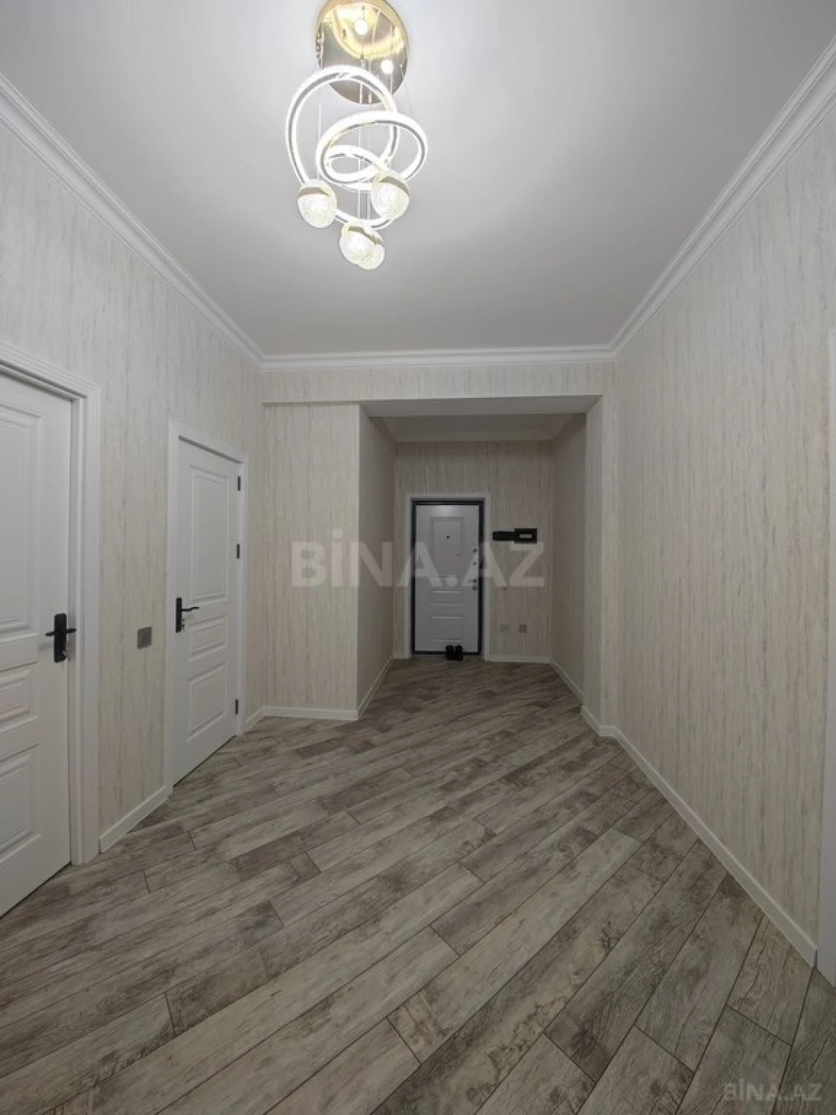 Satılır 3 otaqlı mənzil 108 m²