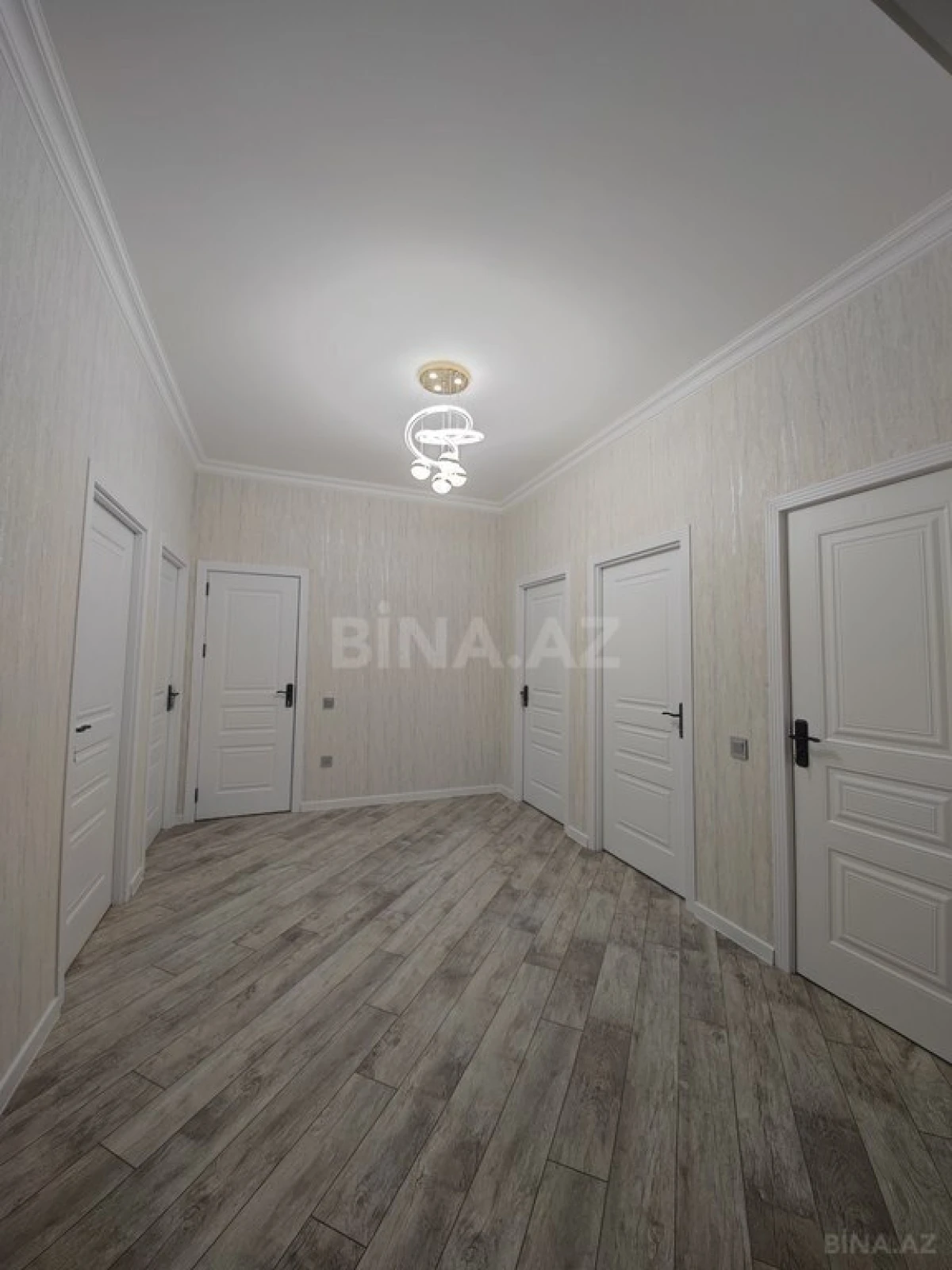 Satılır 3 otaqlı mənzil 108 m²