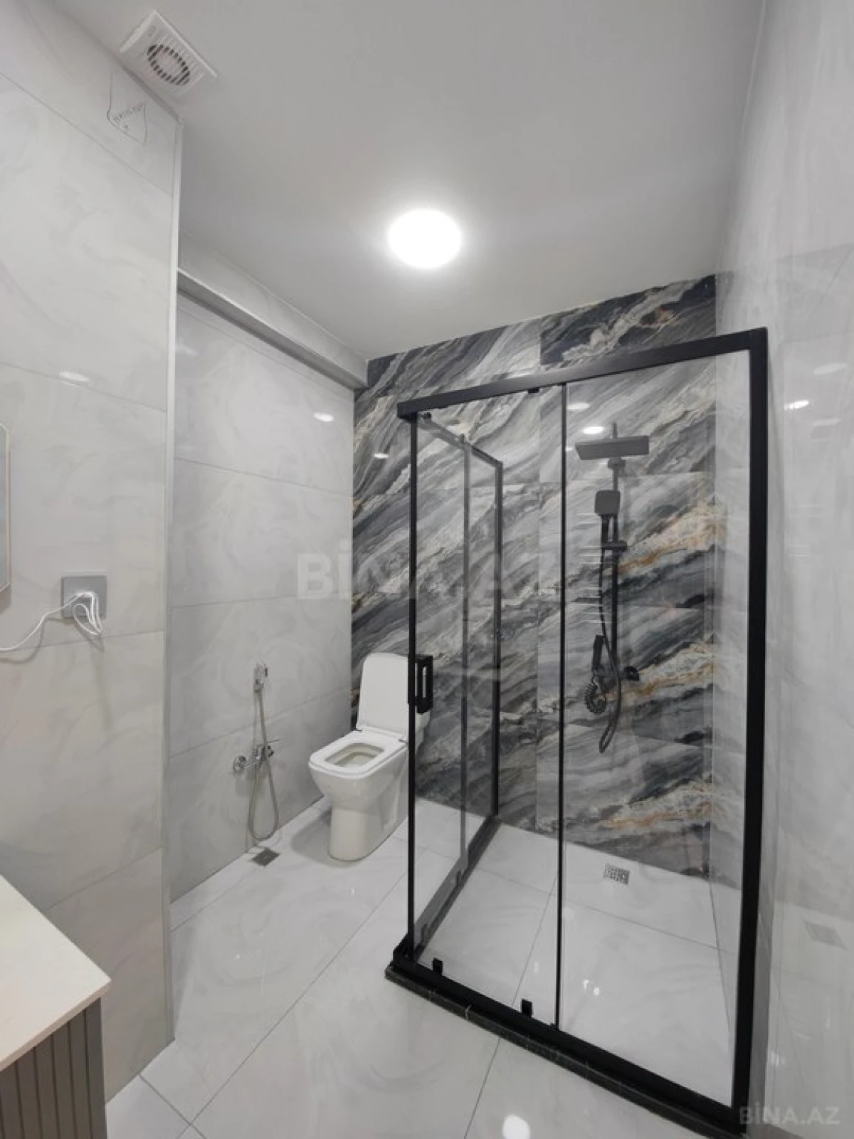 Satılır 3 otaqlı mənzil 108 m²