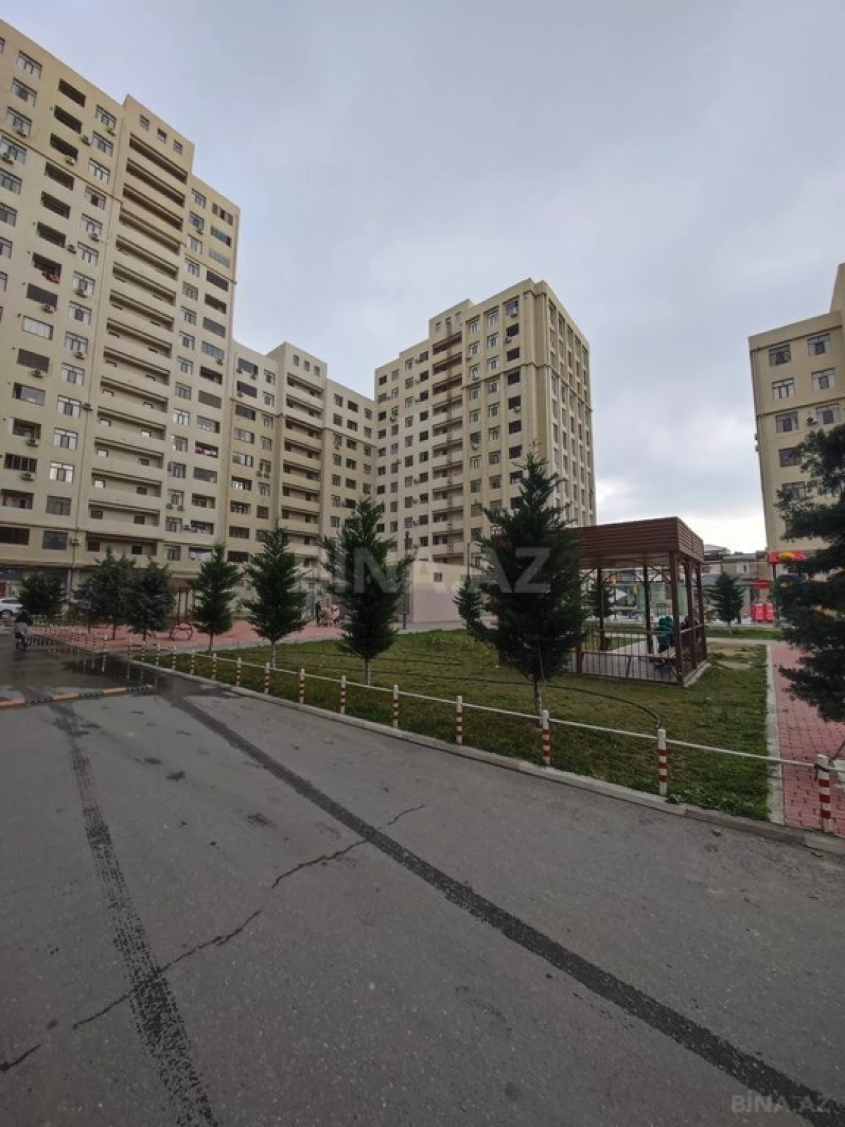 Satılır 3 otaqlı mənzil 108 m²