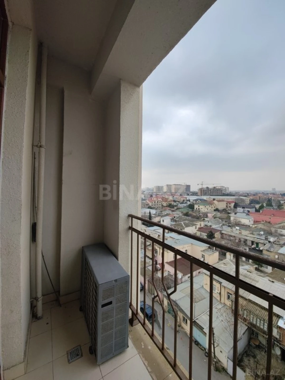 Satılır 3 otaqlı mənzil 108 m²