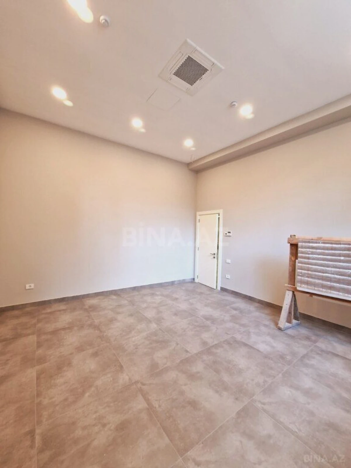 Kirayə verilir obyekt 2000 m²