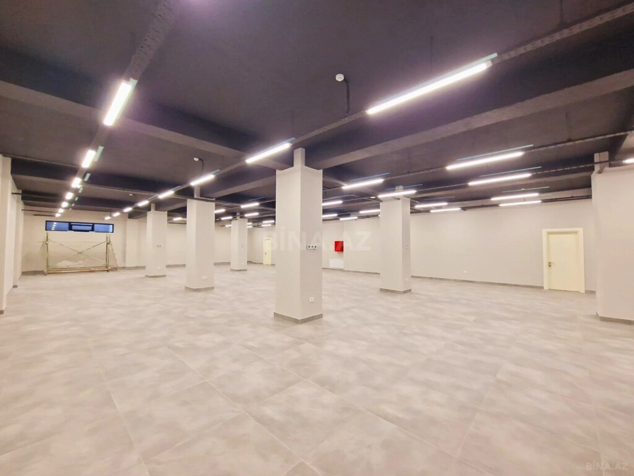 Kirayə verilir obyekt 2000 m²