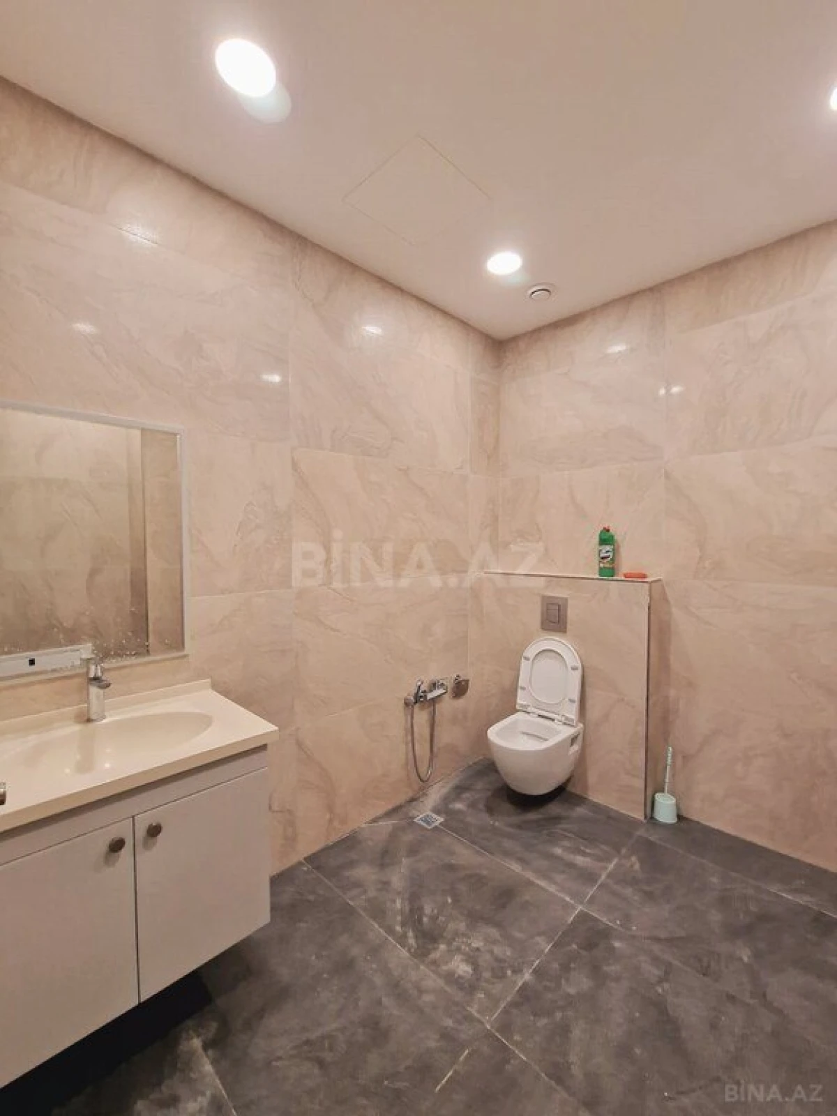 Kirayə verilir obyekt 2000 m²