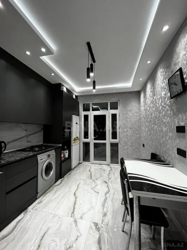 Satılır 3 otaqlı mənzil 107 m²