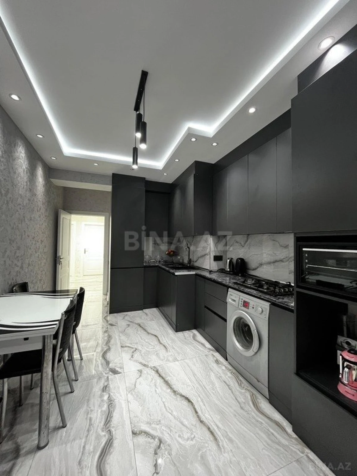 Satılır 3 otaqlı mənzil 107 m²