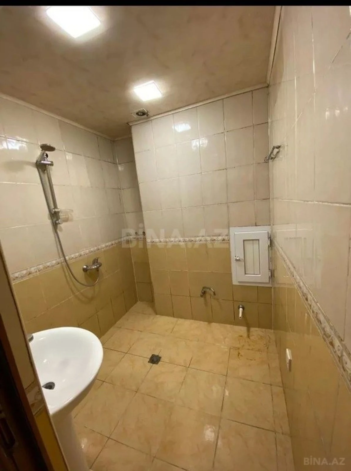 Satılır 2 otaqlı mənzil 63 m²