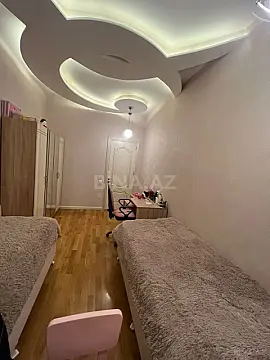 Satılır 3 otaqlı mənzil 134 m²