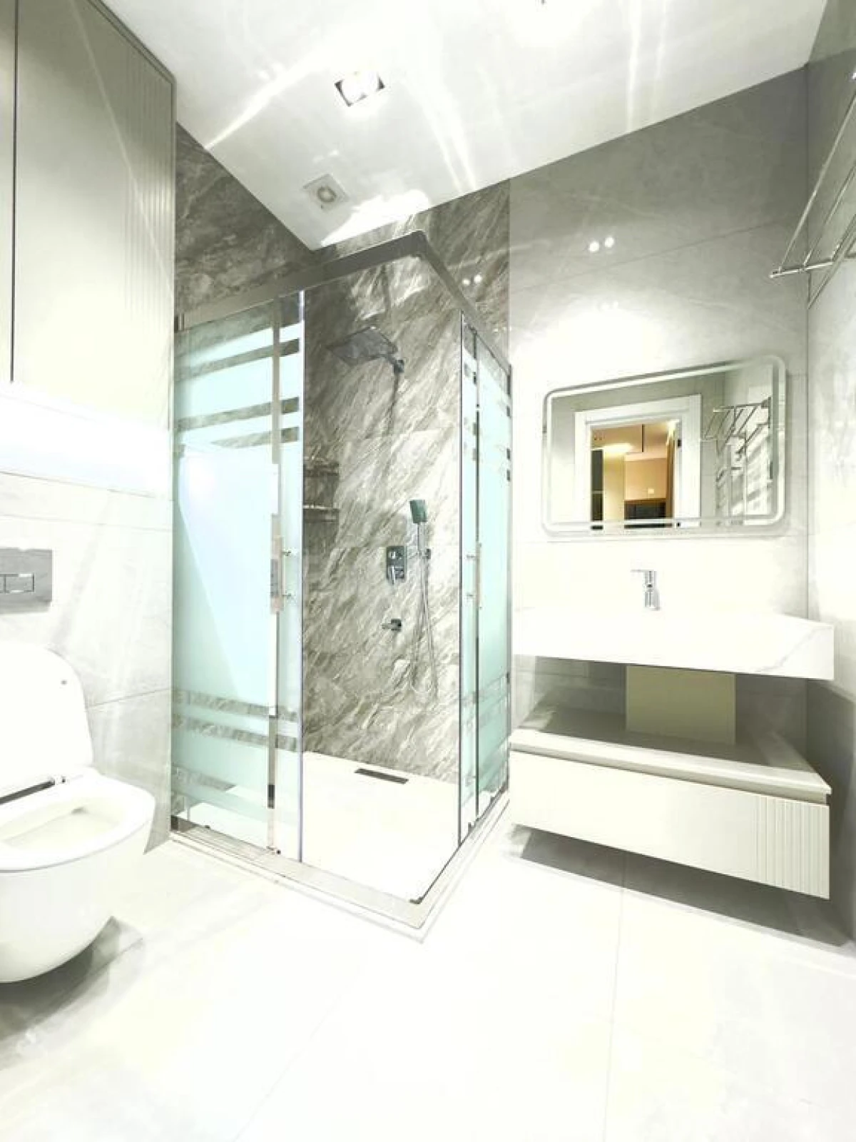 Satılır 5 otaqlı həyət evi 250 m²