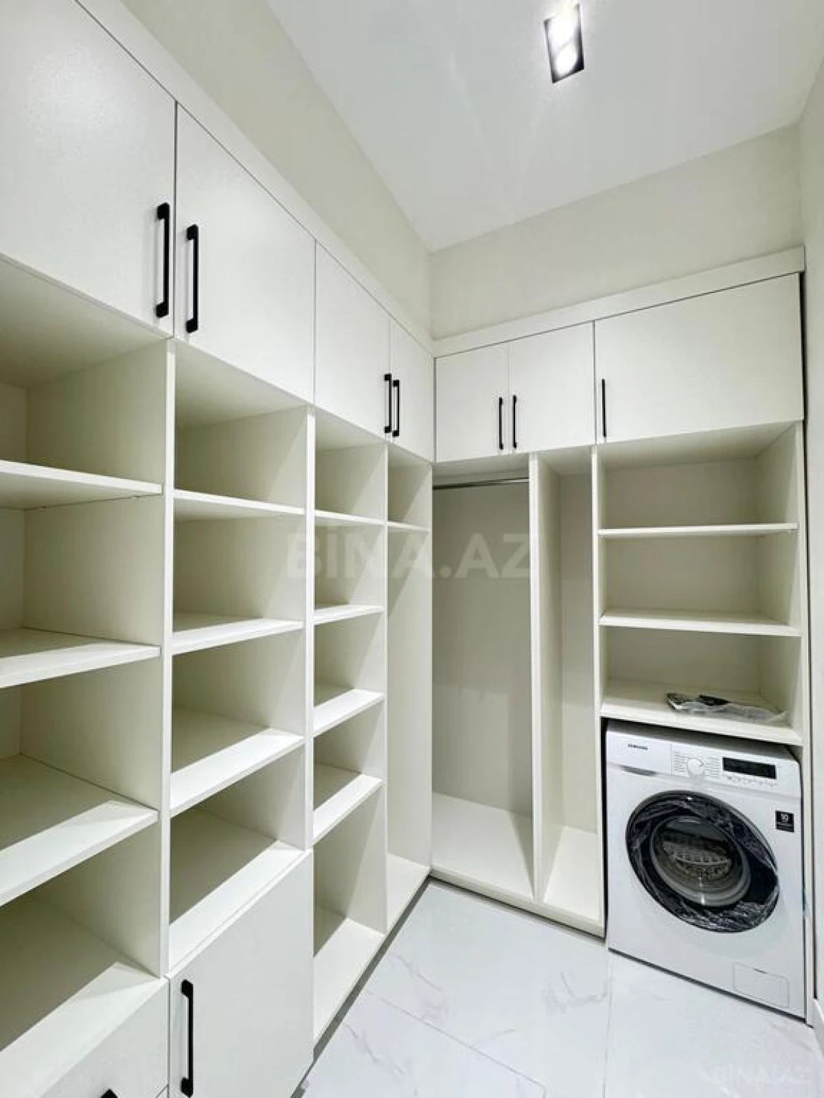 Satılır 5 otaqlı həyət evi 250 m²