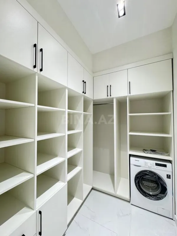 Satılır 5 otaqlı həyət evi 250 m²