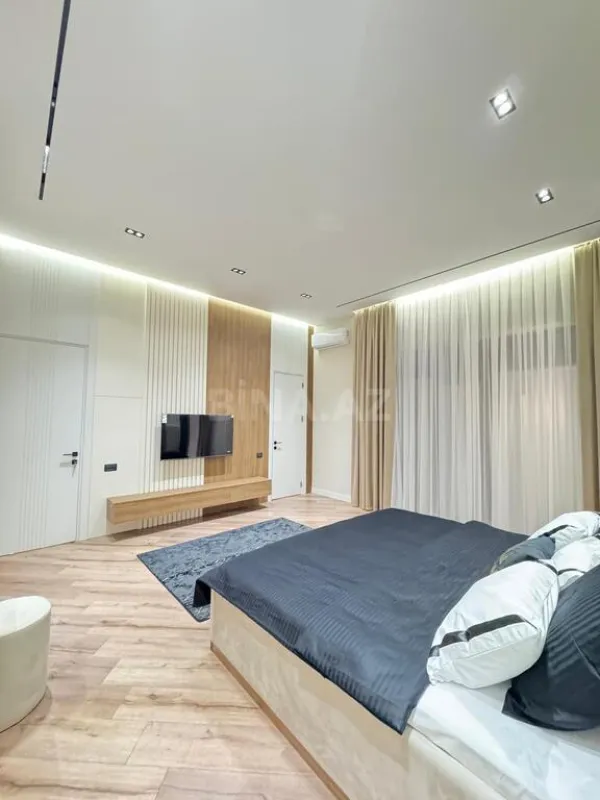 Satılır 5 otaqlı həyət evi 250 m²