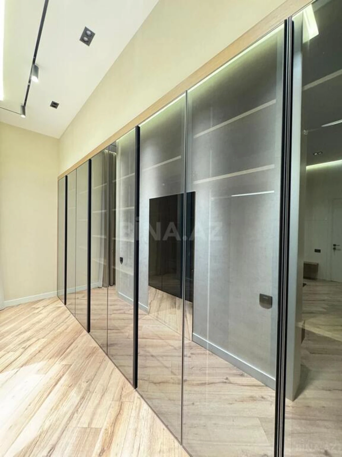 Satılır 5 otaqlı həyət evi 250 m²