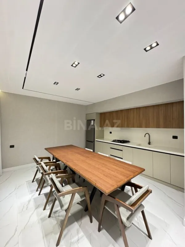 Satılır 5 otaqlı həyət evi 250 m²