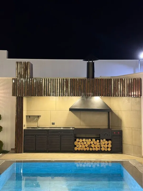 Satılır 5 otaqlı həyət evi 250 m²