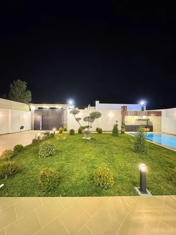 Satılır 5 otaqlı həyət evi 250 m²