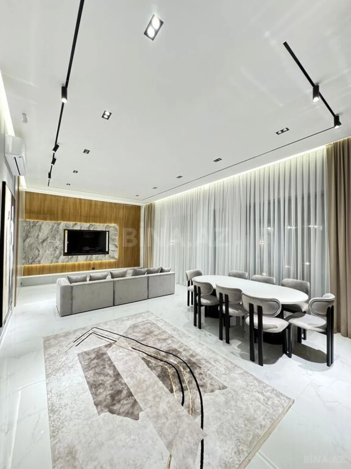 Satılır 5 otaqlı həyət evi 250 m²