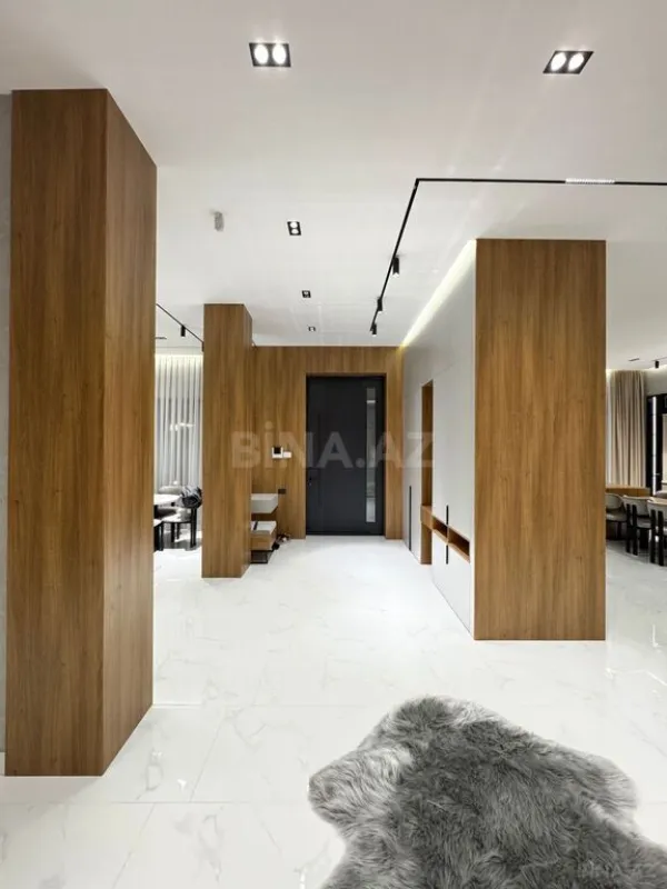 Satılır 5 otaqlı həyət evi 250 m²