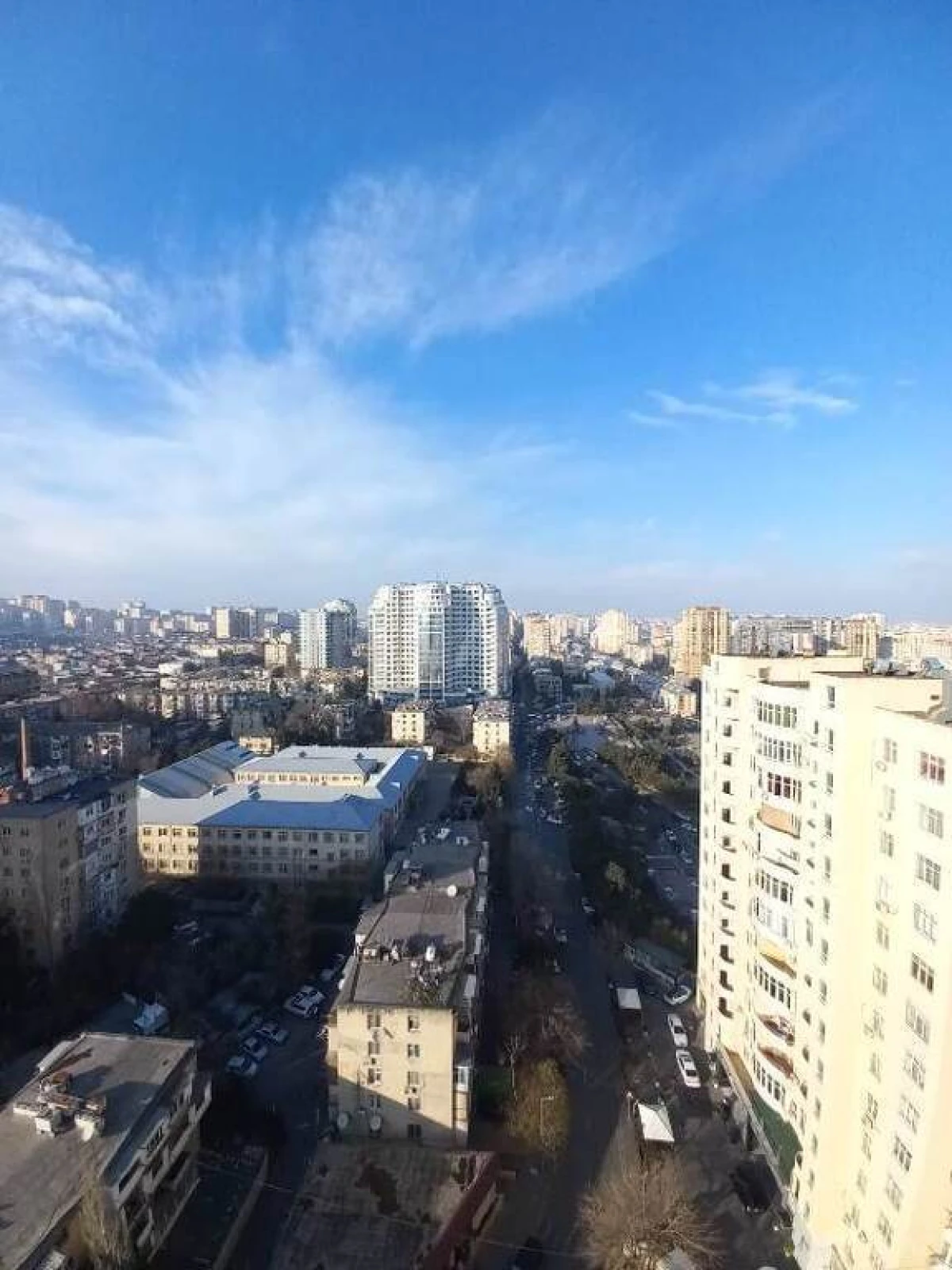 Satılır 4 otaqlı mənzil 185 m²