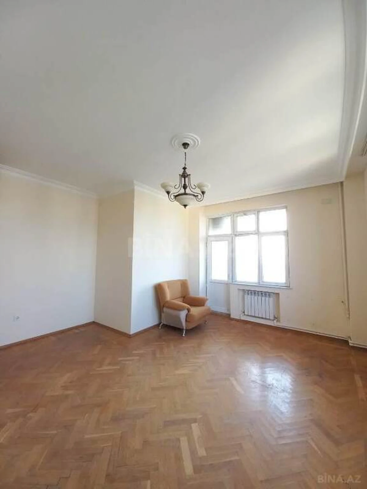 Satılır 4 otaqlı mənzil 185 m²