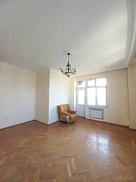 Satılır 4 otaqlı mənzil 185 m²