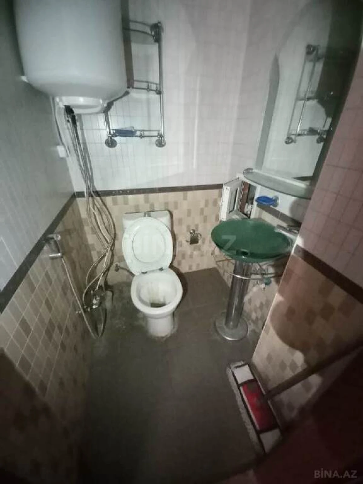 Satılır 4 otaqlı mənzil 185 m²