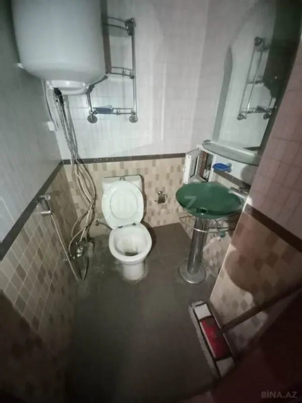 Satılır 4 otaqlı mənzil 185 m²