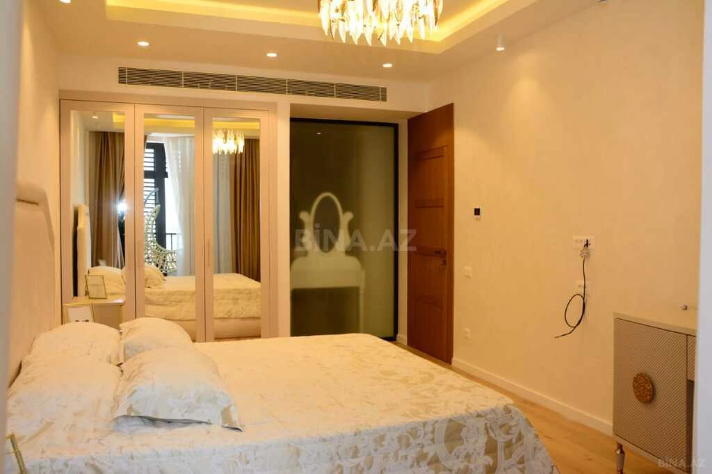 Satılır 3 otaqlı mənzil 100 m²