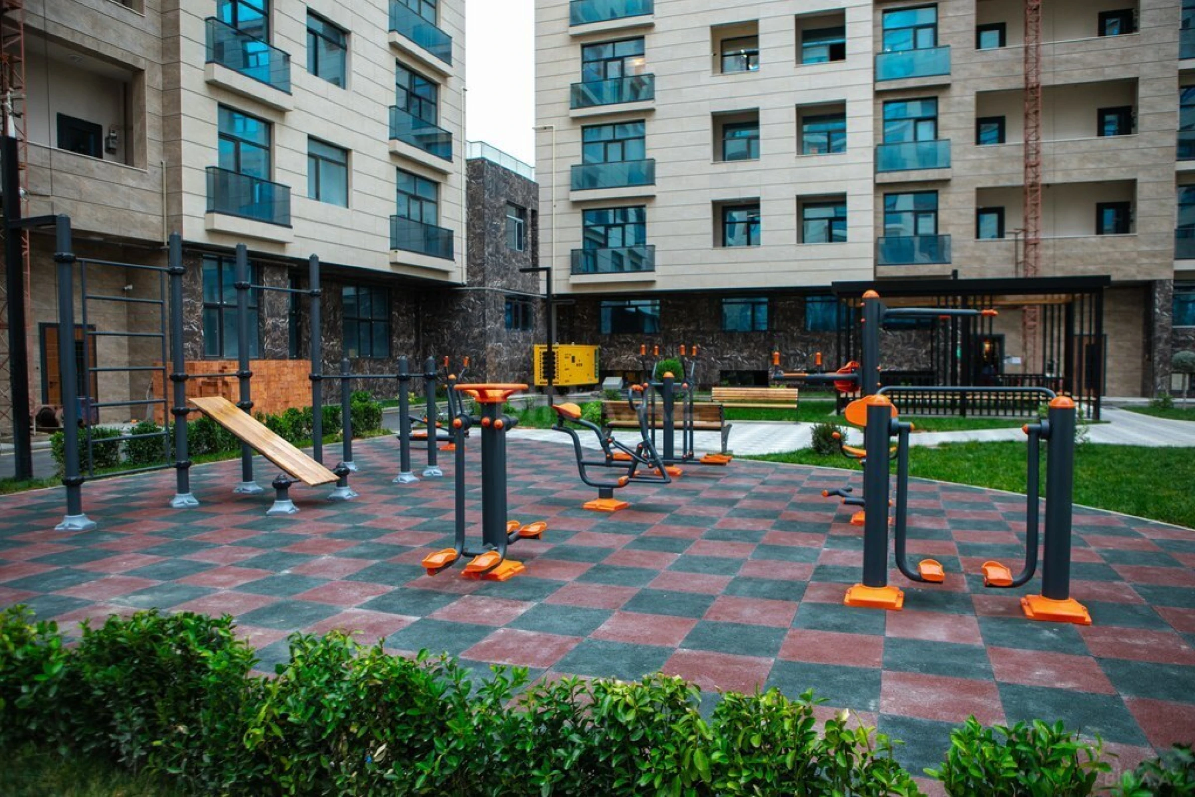 Satılır 3 otaqlı mənzil 121.3 m²