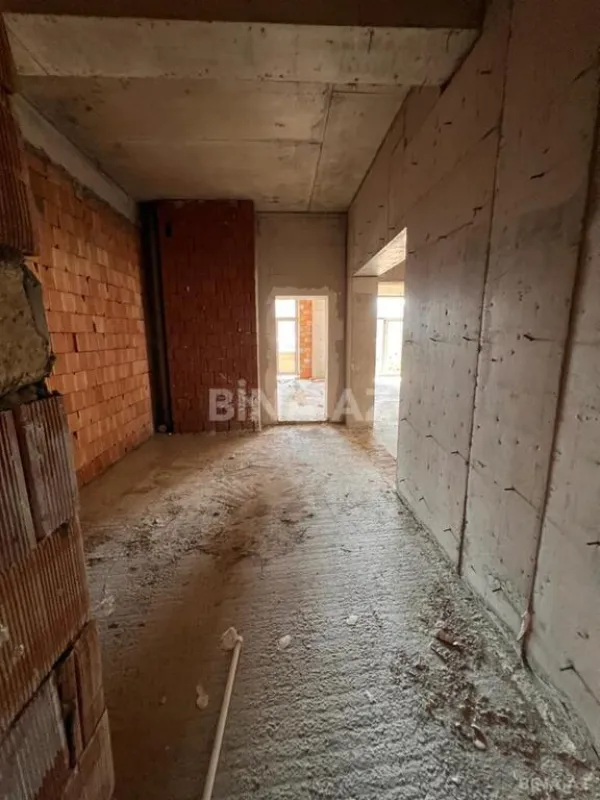 Satılır 3 otaqlı mənzil 121.3 m²