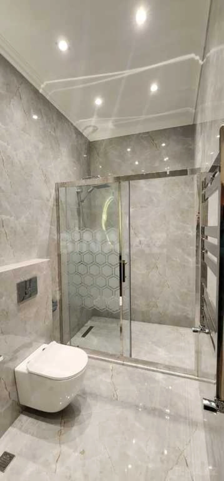 Satılır 6 otaqlı həyət evi 450 m²
